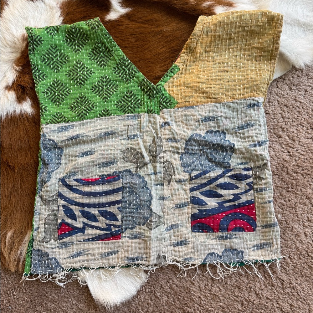 Kantha Bae Kids Large OG Vneck crop top